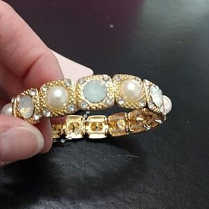 Blush bracelet w rhinestones & faux pearls 6.75"